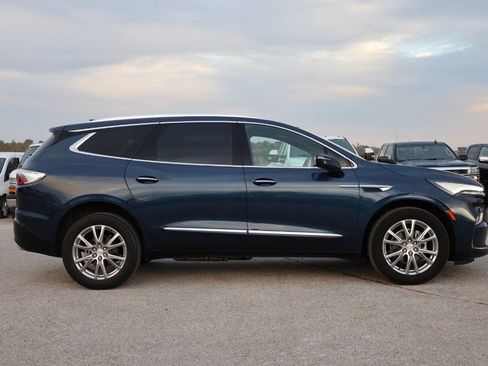 Used 2022 Buick Enclave Essence w/ Experience Buick Package image 7