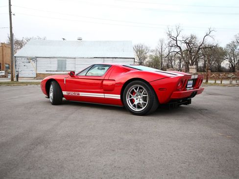 Used 2005 Ford GT image 25