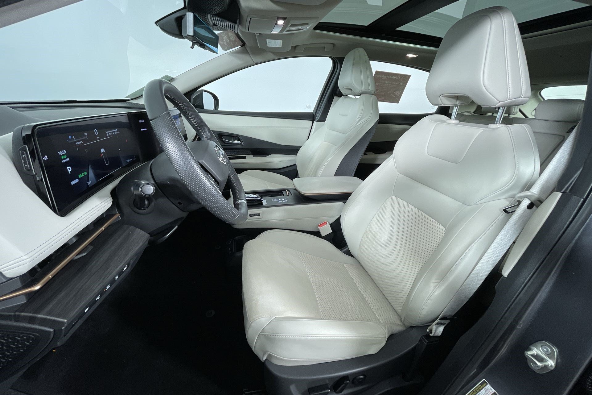 Certified 2024 Nissan Ariya AWD image 15