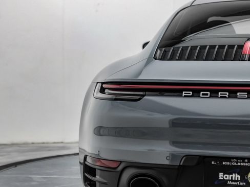 Used 2024 Porsche 911 Carrera RWD image 13