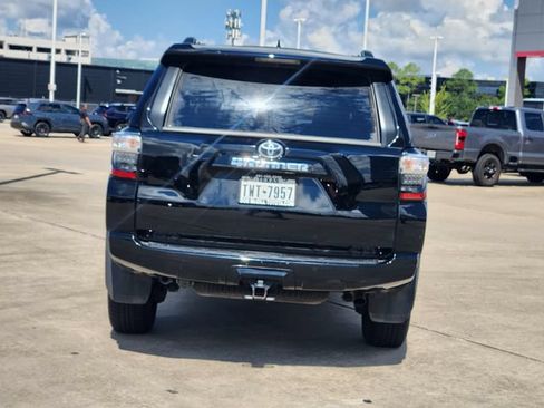 Used 2023 Toyota 4Runner SR5 Premium w/ Moonroof Package RWD image 6