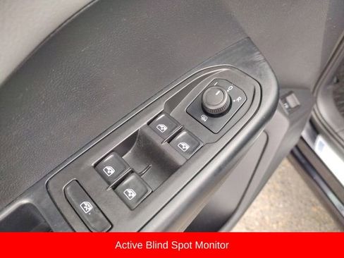 Used 2022 Volkswagen Taos SE image 13