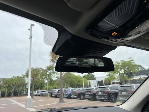 Used 2026 BMW X7 xDrive40i image 27