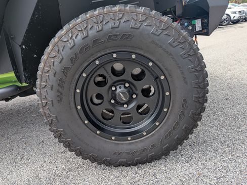 Used 2018 Jeep Wrangler Sport AWD/4WD image 10