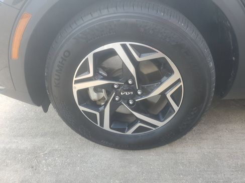 Used 2025 Kia Sportage LX AWD/4WD image 7