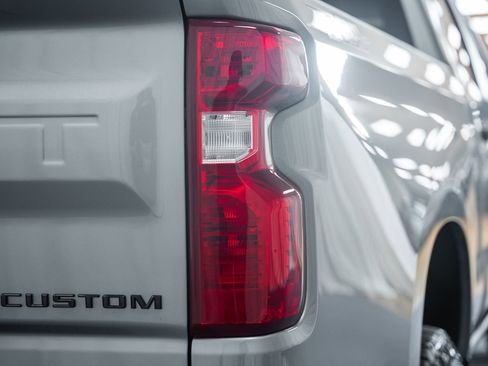 Used 2025 Chevrolet Silverado 1500 Custom Trail Boss w/ Dark Appearance Package image 7