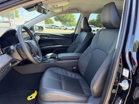 Certified 2025 Toyota Camry XLE FWD image 26