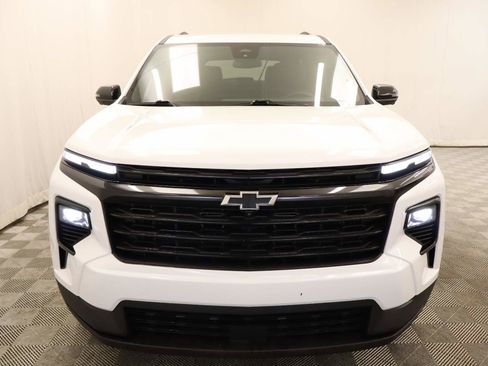 Used 2025 Chevrolet Traverse LT w/ Midnight/Sport Edition AWD/4WD image 4
