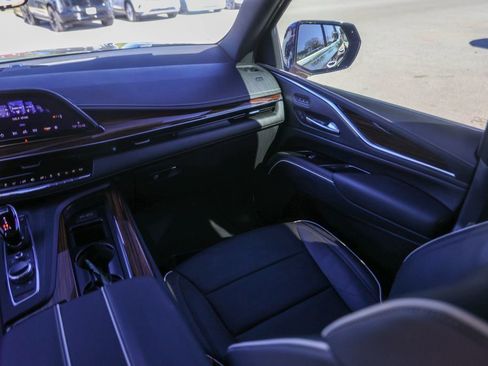 Used 2022 Cadillac Escalade Premium Luxury image 30