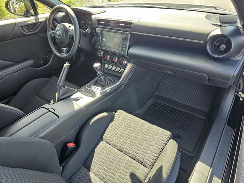 Used 2025 Toyota GR86 w/ ALL Weather Mat Package (TMS) RWD image 11