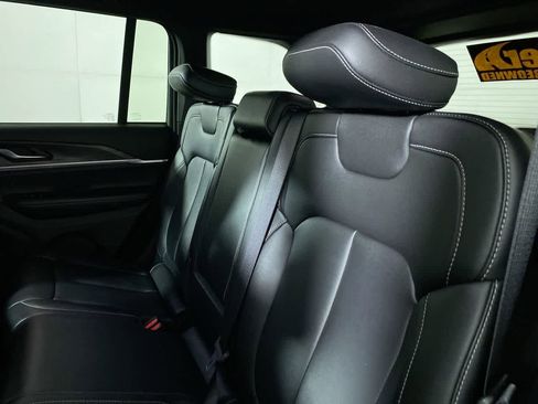 Used 2024 Jeep Grand Cherokee Limited image 33