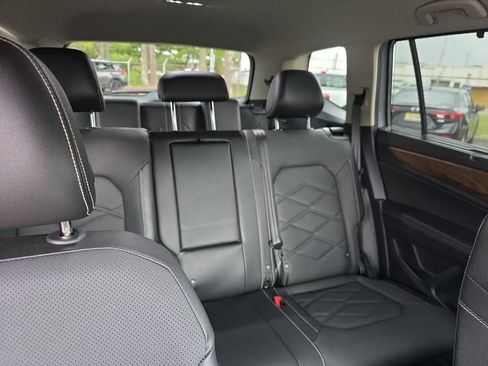 Certified 2025 Volkswagen Atlas SE FWD image 27