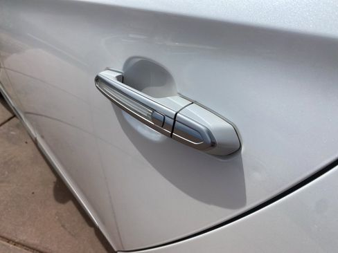 Used 2017 Cadillac XTS Luxury w/ Driver Awareness Package image 16