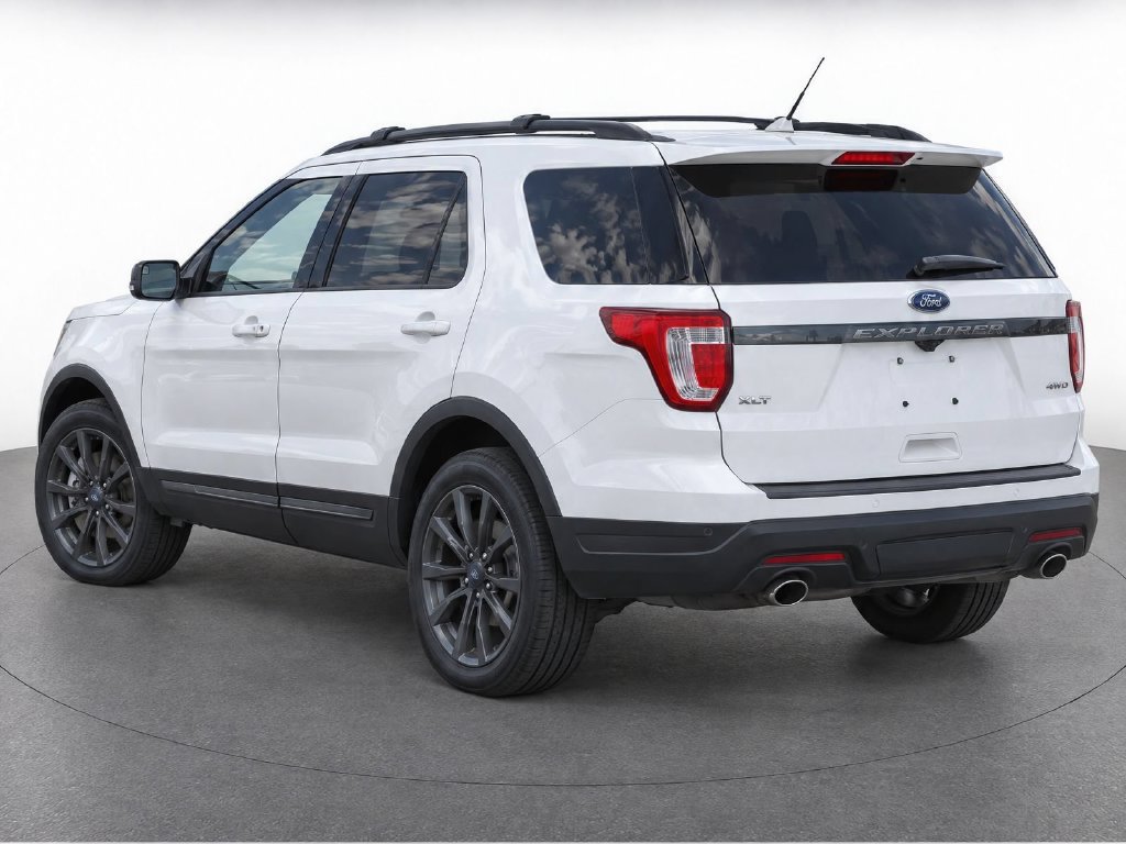 Used 2018 Ford Explorer XLT w/ XLT Appearance Package AWD/4WD image 5