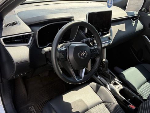 Used 2024 Toyota Corolla Cross AWD Hybrid w/ Convenience Package image 7