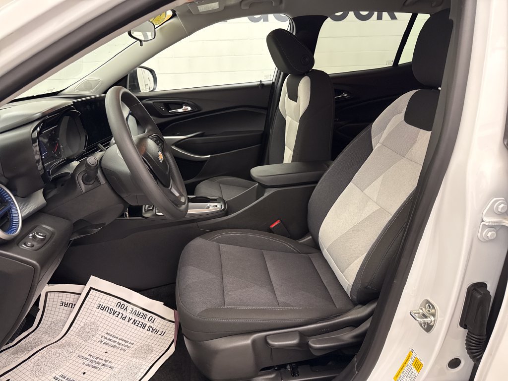 Used 2024 Chevrolet Trax LS FWD image 10