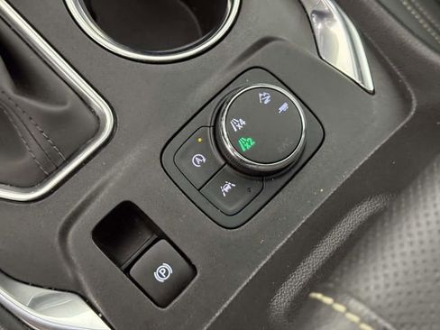 Used 2024 Chevrolet Traverse Premier w/ Redline Edition AWD/4WD image 30