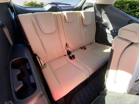 Used 2023 Subaru Ascent Premium w/ Convenience Package image 25