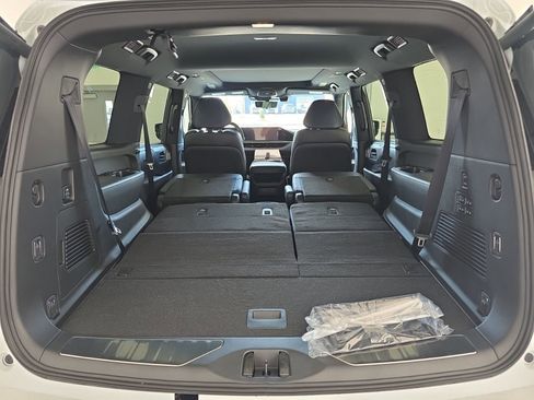 New 2026 INFINITI QX80 4WD w/ Sport Exterior Package image 19