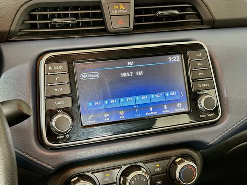 Used 2025 Nissan Versa SV FWD image 19