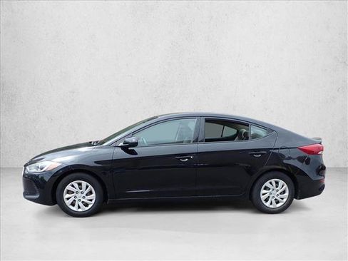 Used 2018 Hyundai Elantra SE FWD image 7