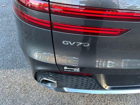 Used 2024 Genesis GV70 2.5T w/ Advanced Package image 11