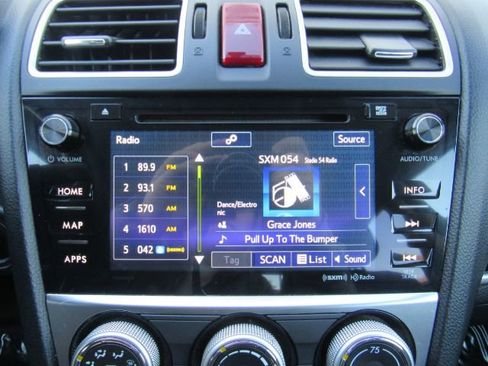 Used 2017 Subaru Crosstrek 2.0i Limited image 10