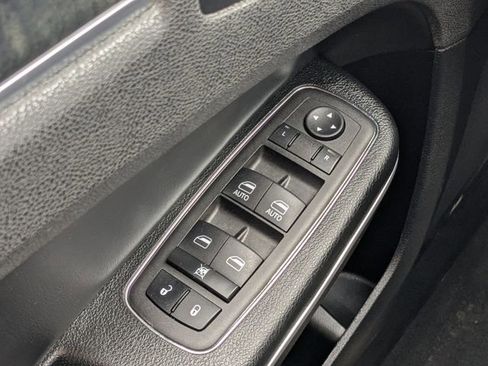 Used 2023 Chrysler 300 Touring L w/ Popular Equipment Group image 18