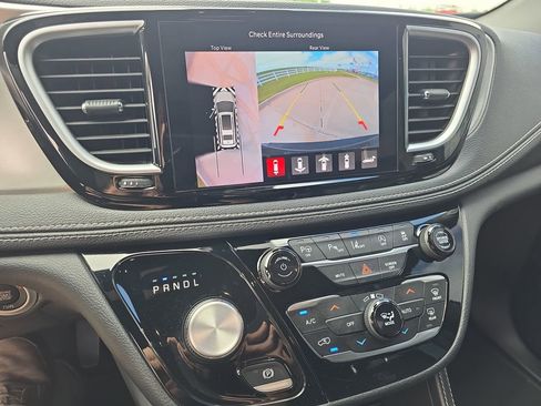 Used 2022 Chrysler Pacifica Limited w/ S Appearance Package FWD image 24