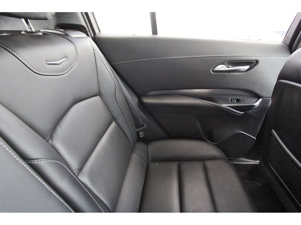 Used 2025 Cadillac XT4 Premium Luxury FWD image 11