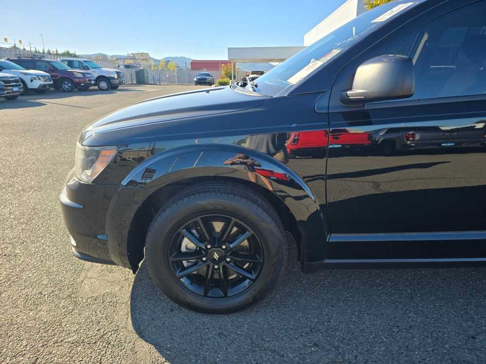 Used 2020 Dodge Journey SE w/ Blacktop Package FWD image 20