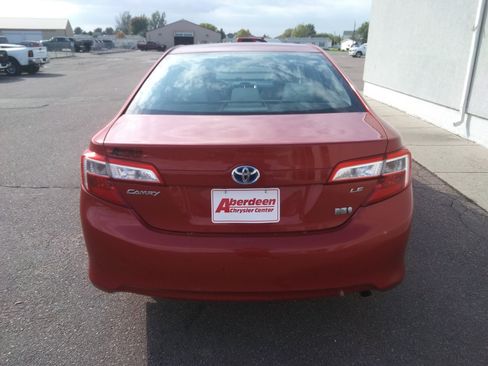 Used 2012 Toyota Camry LE image 6