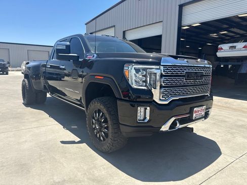 Used 2021 GMC Sierra 3500 Denali w/ Denali Ultimate Package AWD/4WD image 3