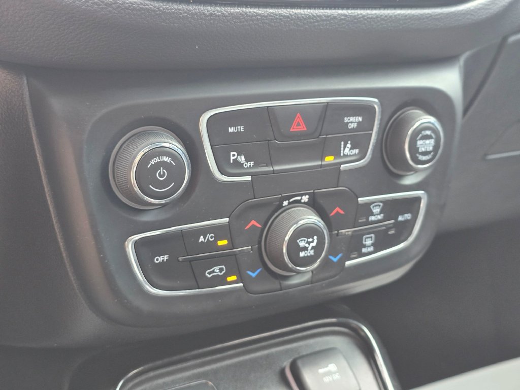 Used 2018 Jeep Compass Limited w/ Navigation Group FWD image 19