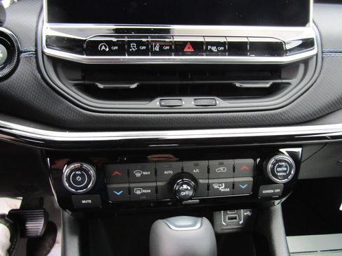 New 2026 Jeep Compass Limited AWD/4WD image 29