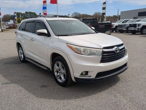 Used 2015 Toyota Highlander Limited image 2