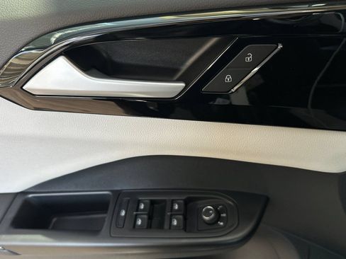 New 2026 Volkswagen Taos S FWD image 9
