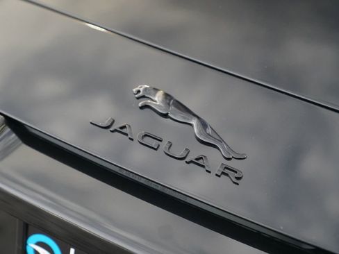 Used 2023 Jaguar F-TYPE Convertible image 27