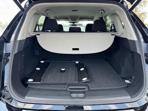 Certified 2026 Nissan Rogue SV FWD image 6