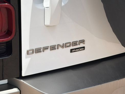 Used 2021 Land Rover Defender 110 X-Dynamic HSE AWD/4WD image 33