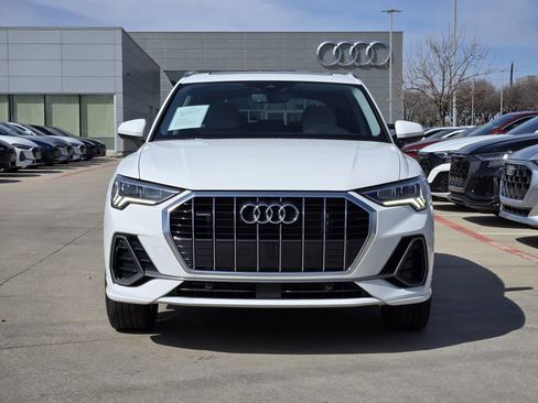 Certified 2025 Audi Q3 2.0T Premium w/ Convenience Package image 4