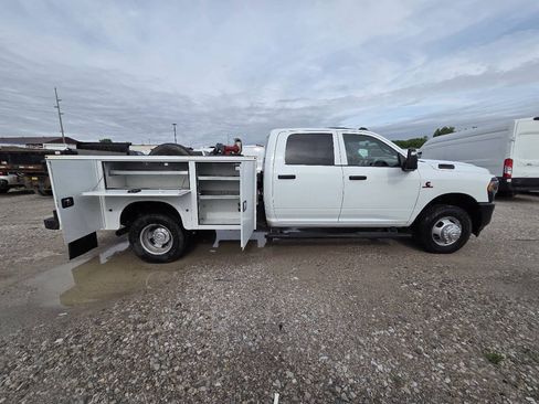 Used 2024 RAM 3500 Tradesman w/ Max Tow Package AWD/4WD image 9