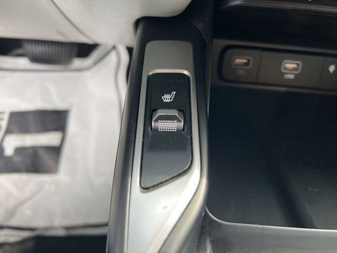 Certified 2023 Kia Sorento EX image 24