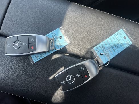 Used 2025 Mercedes-Benz GLE 450 4MATIC w/ Winter Package image 38