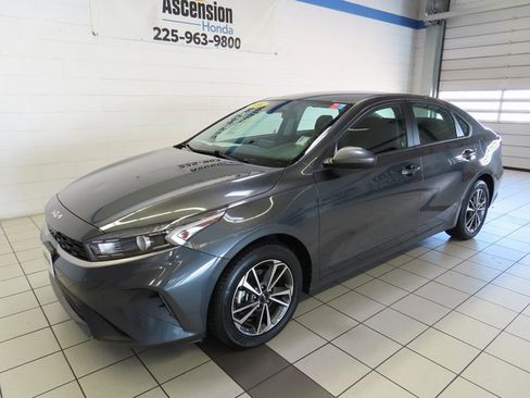 Used 2024 Kia Forte LXS image 2