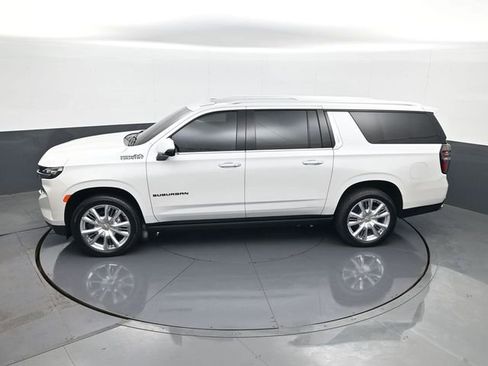 Used 2024 Chevrolet Suburban High Country AWD/4WD image 21
