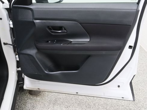 Used 2025 Nissan Kicks S FWD image 32
