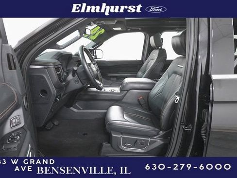 Used 2024 Ford Expedition Platinum image 10