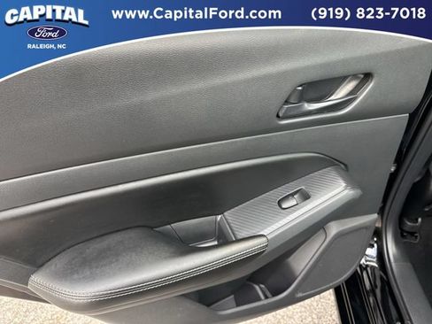 Used 2025 Nissan Altima 2.5 SV FWD image 17