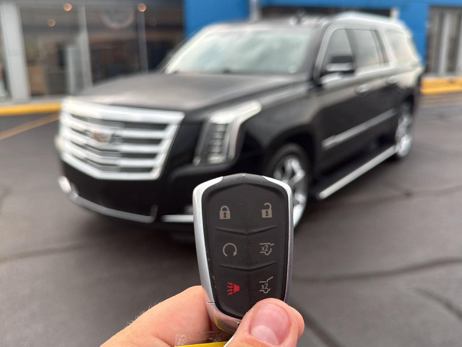 Used 2017 Cadillac Escalade ESV Platinum AWD/4WD image 41